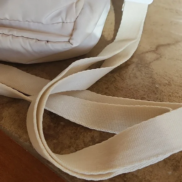 Adidas cream colored crossbody small bag - Picture 9 of 9